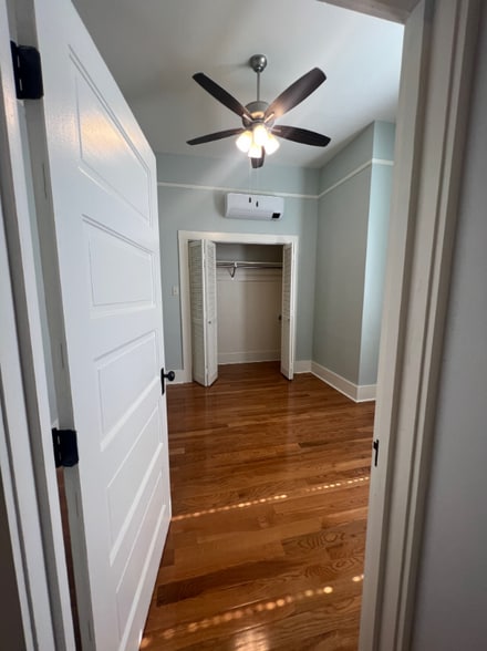 Building Photo - 514 E 8th St