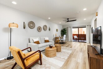 Building Photo - 12222 N Paradise Village Pkwy W