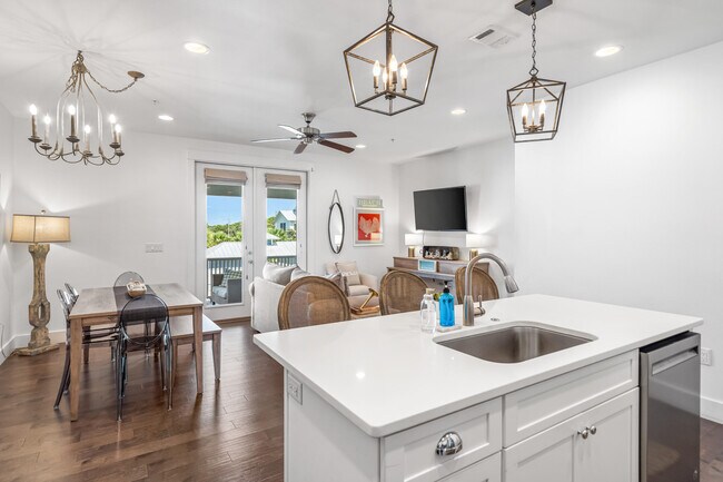 Building Photo - 4923 E County Hwy 30A