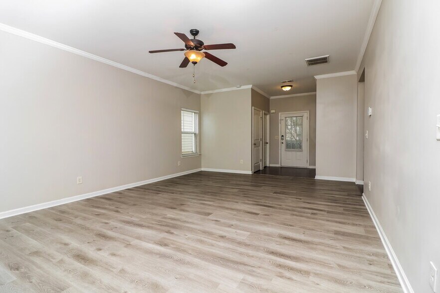 Building Photo - 68 Teramont Ct