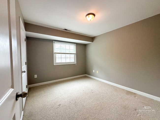 Building Photo - 1215 Green Oaks Ln
