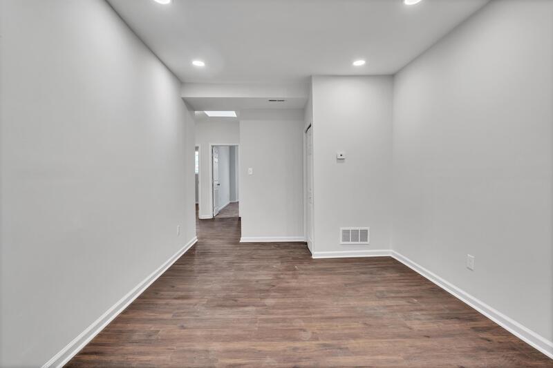 Building Photo - 810 Brooks Ln