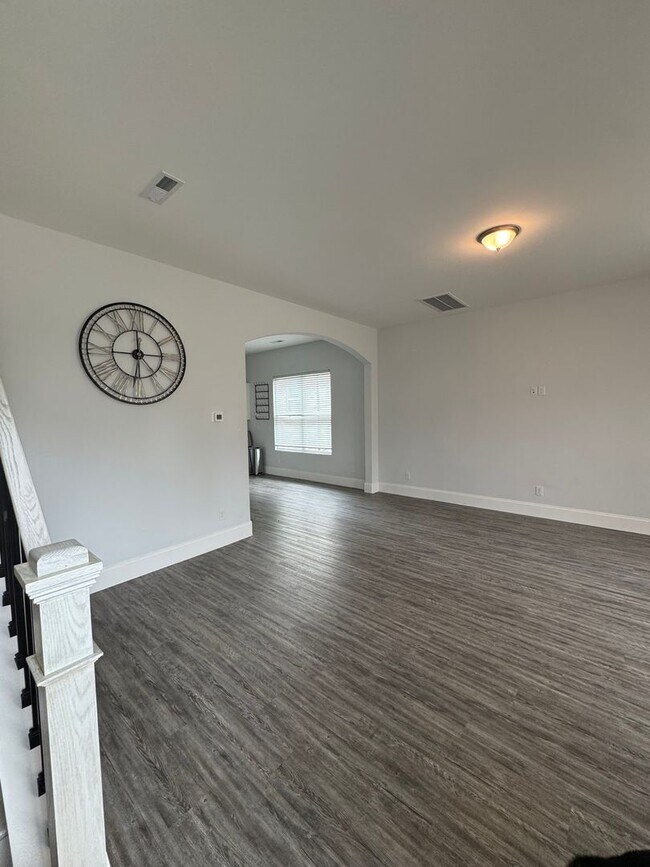 Building Photo - 131 Oasis Dr
