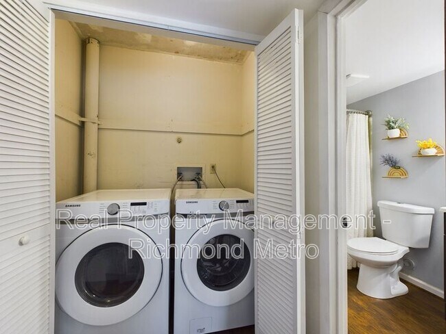 Building Photo - 1707 Foxfire Cir