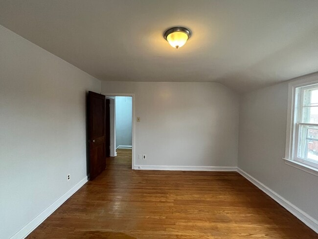 Building Photo - 1814 Napfle Ave