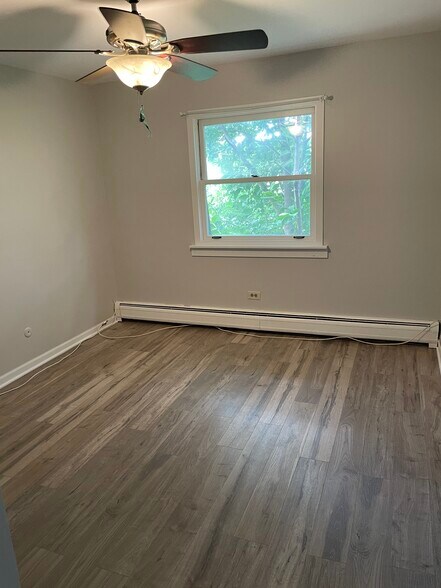 Building Photo - 870 Trace Dr