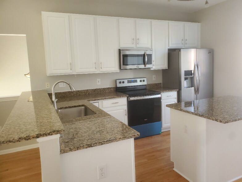 Building Photo - 645 Cherry Orchard Rd