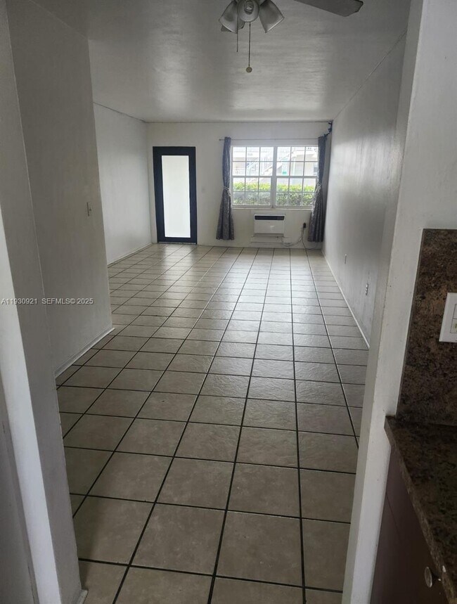 Building Photo - 501 77th St