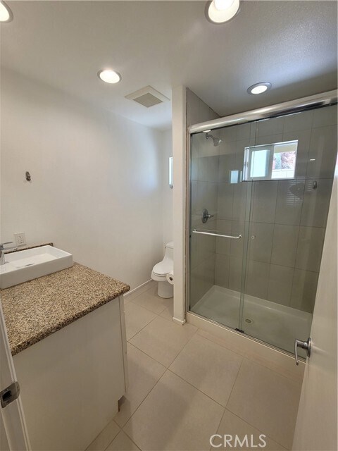Building Photo - 555 S Thornhill Rd