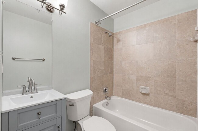 Building Photo - 1BR in the Heart of Logan Circle