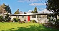 Building Photo - Beautiful Mid-Century four-bedroom Shoreline