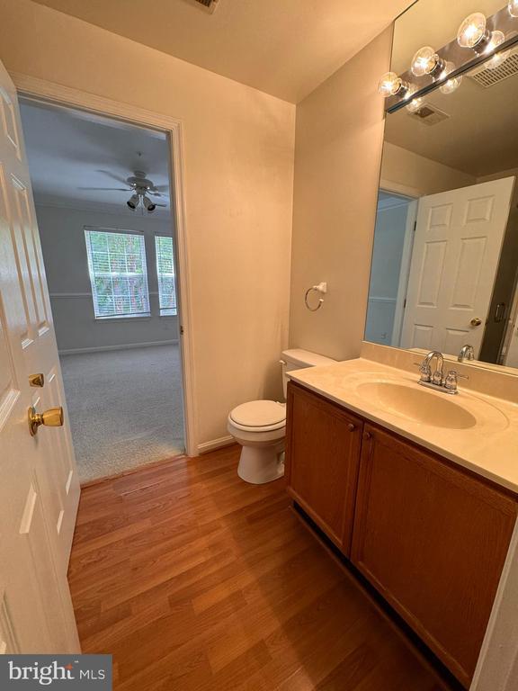 Building Photo - 8200 Blue Heron Dr