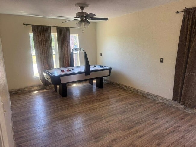 Building Photo - 14373 Irving St