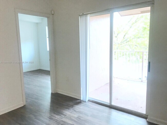 Building Photo - 3211 Sabal Palm Manor