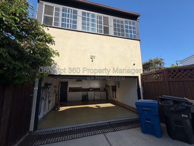 Building Photo - 237 Novara Dr