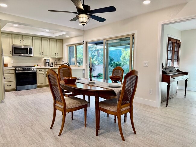 Building Photo - 31121 Via Santo Tomas