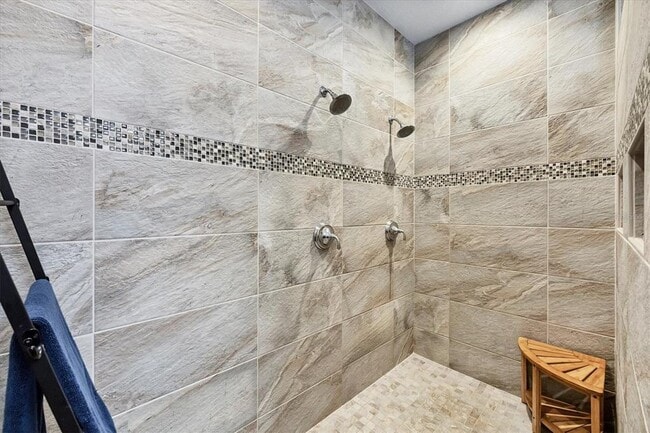 Building Photo - 10720 Lemon Creek Loop