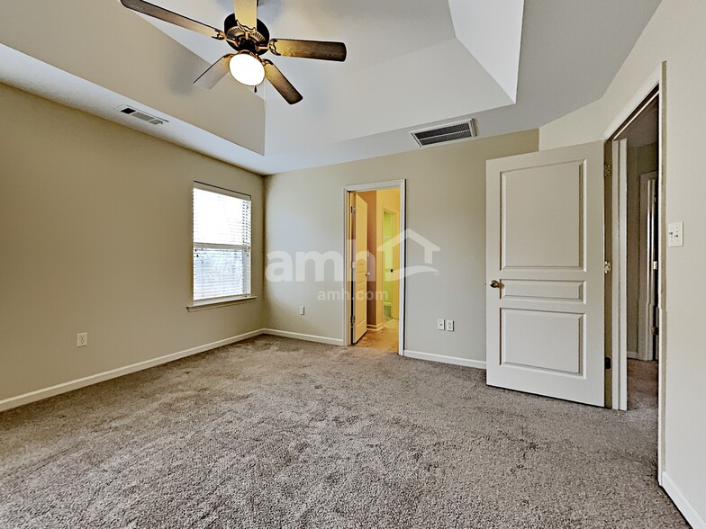 Building Photo - 1523 Bailey Park Ln