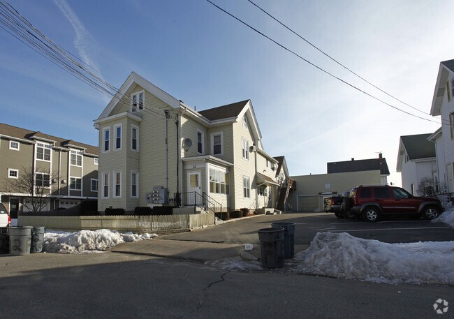 Primary Photo - 32 Floyd St