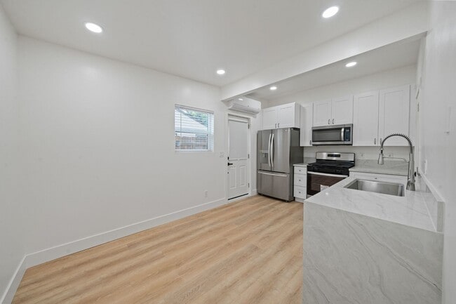 Building Photo - Affordable Housing San Diego This is an attached ADU 1 bed /1 bath Gorgeous Home w Laundry + A/C
