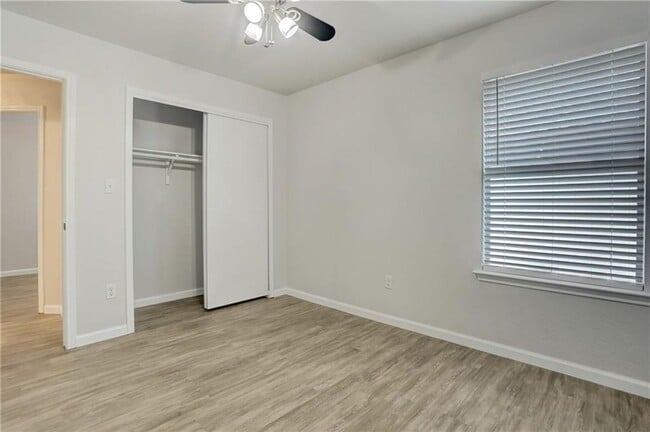 Building Photo - 15215 Parrish Ln