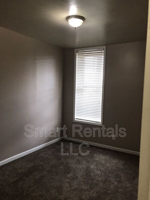 Building Photo - 2239 Keokuk St