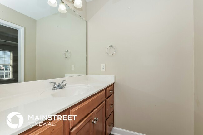 Building Photo - 1339 Lone Oak Rd