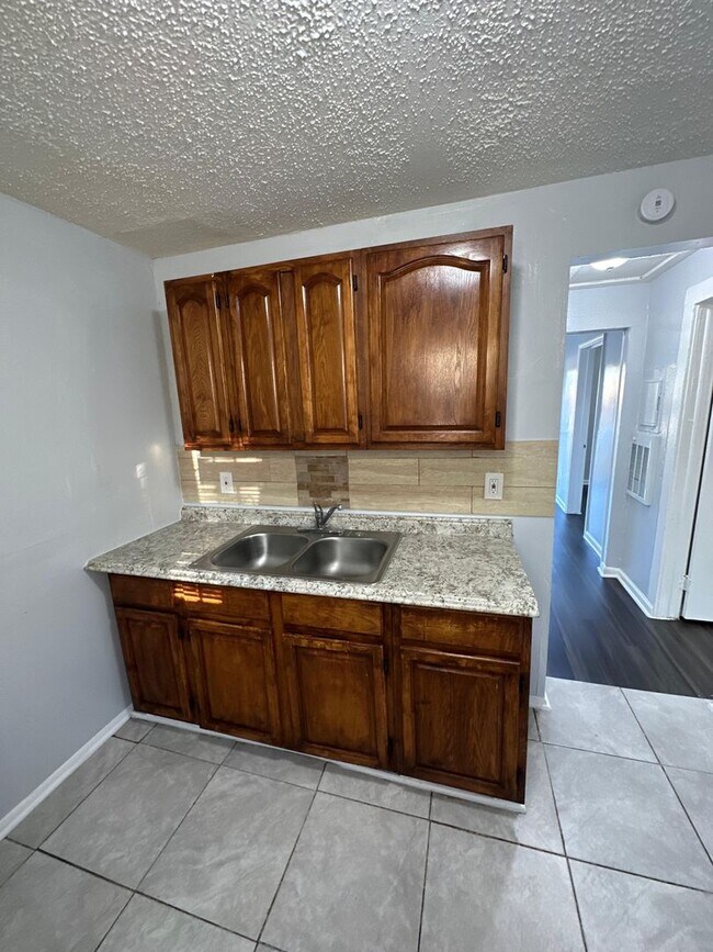 Primary Photo - 1528 Mt Herman St