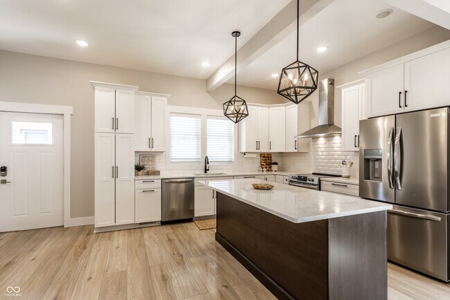 Building Photo - 1330 Marlowe Ave