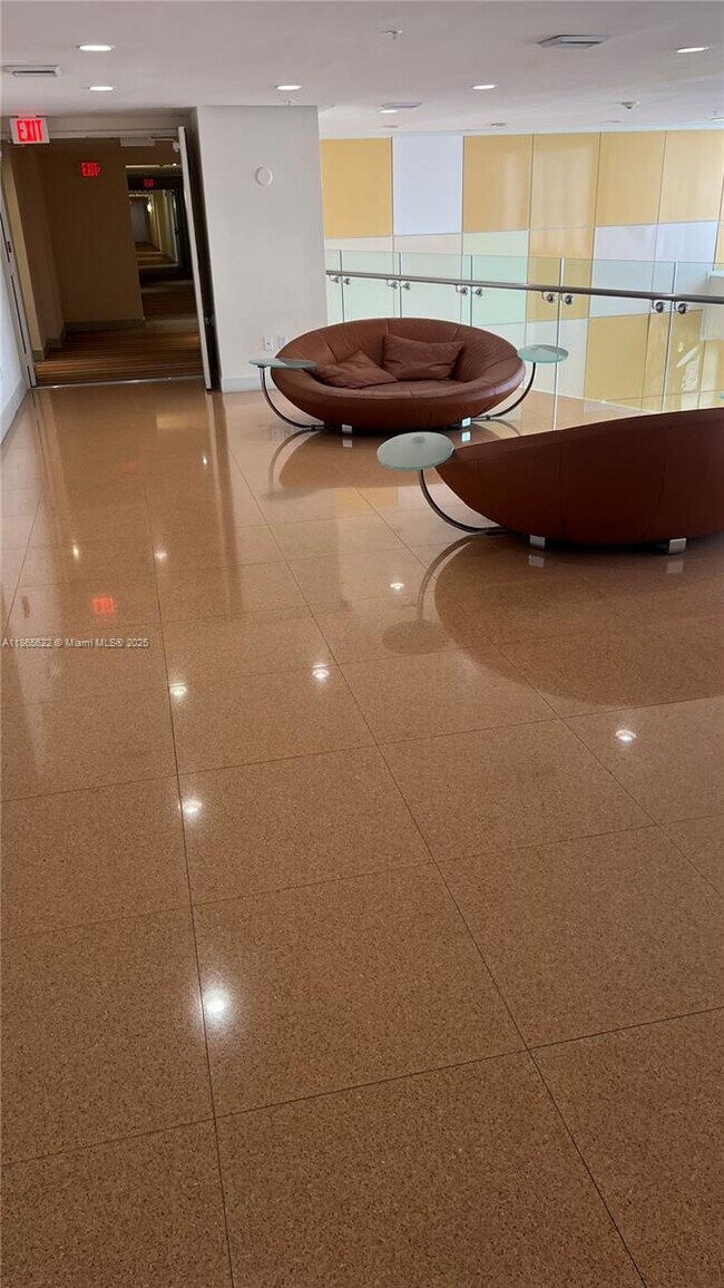 Building Photo - 2775 NE 187th St