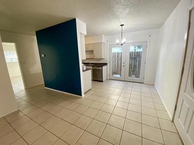 Building Photo - 8116 Exmoor Dr