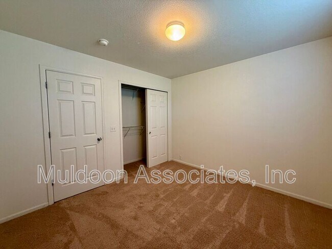 Building Photo - 2273 Falkirk Dr