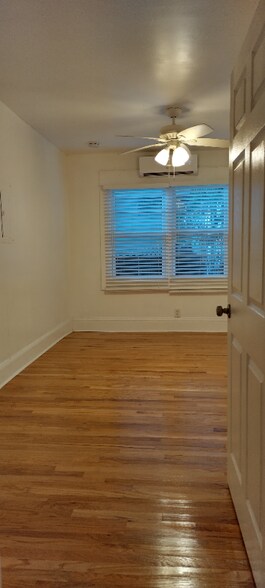 Building Photo - 260 St George St