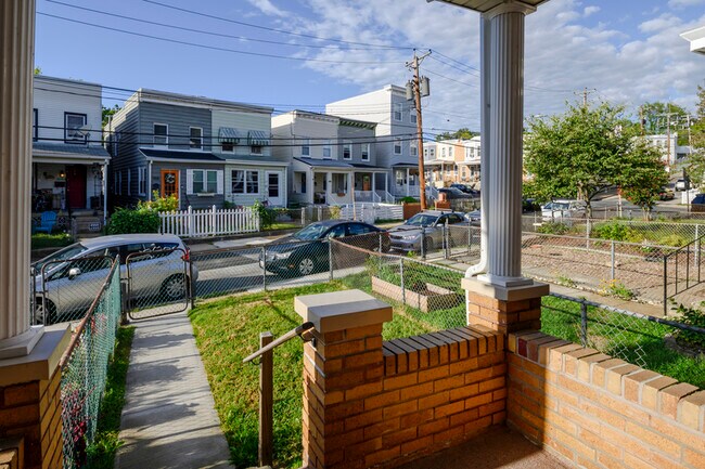 Building Photo - 1109 W 40th St