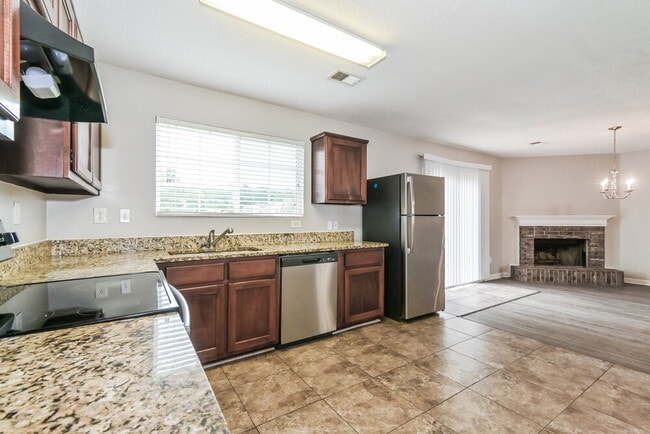 Building Photo - 2500 Boxford Ln