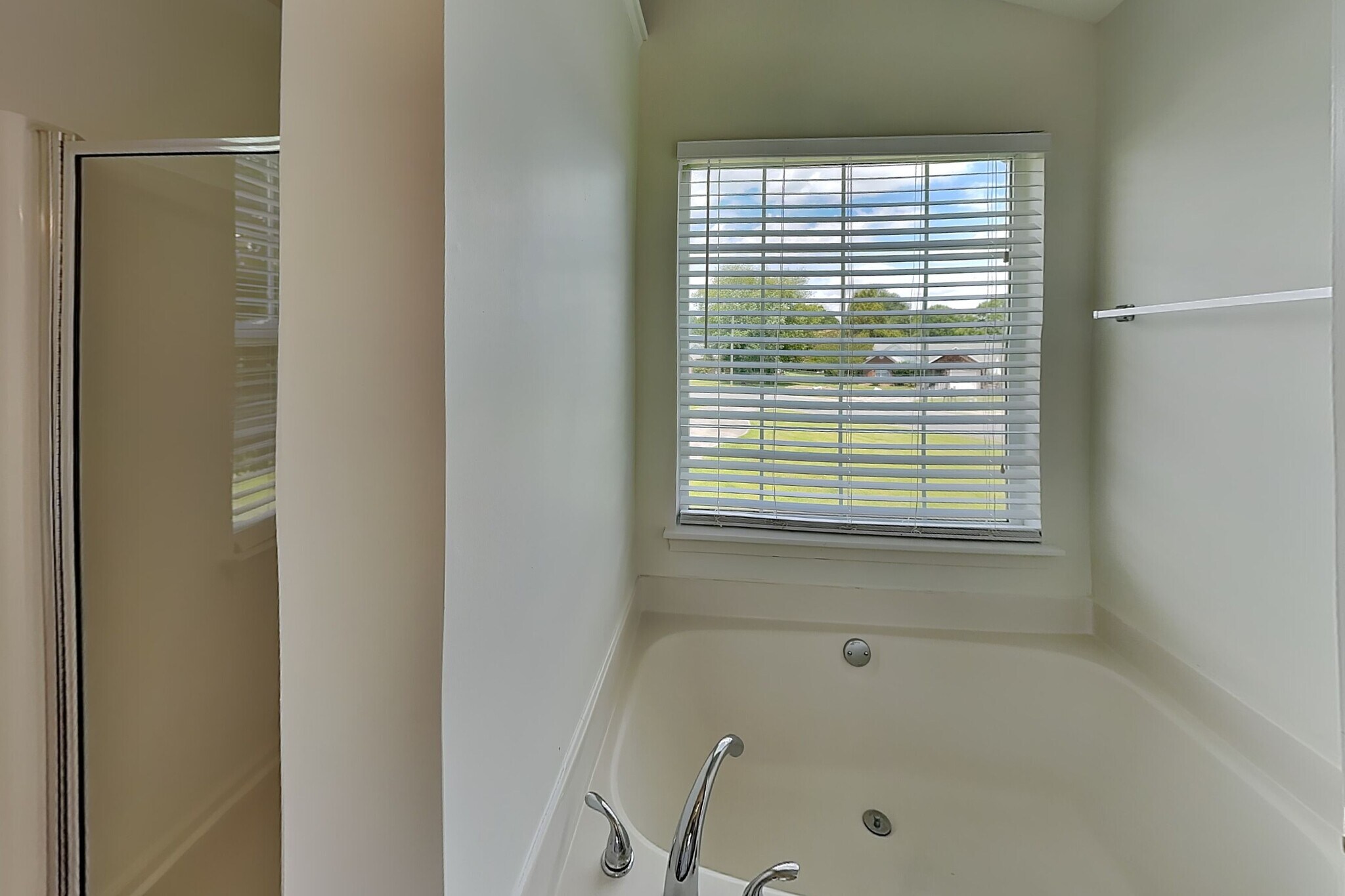 Building Photo - 1020 Ridgefield Cir