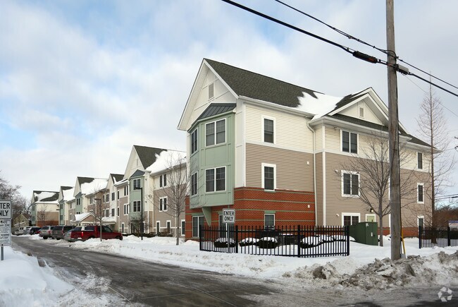 Building Photo - Renaissance at Fairfax Park