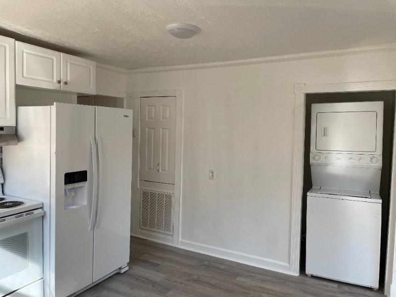 Building Photo - 1007 E Unaka Ave