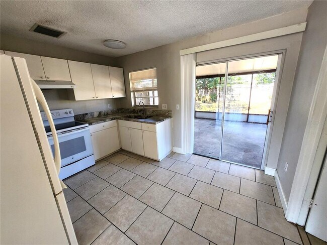 Building Photo - 7321 Exemplar Dr