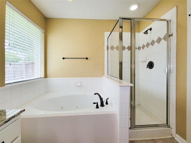 Building Photo - 21123 Amber Crossing Dr