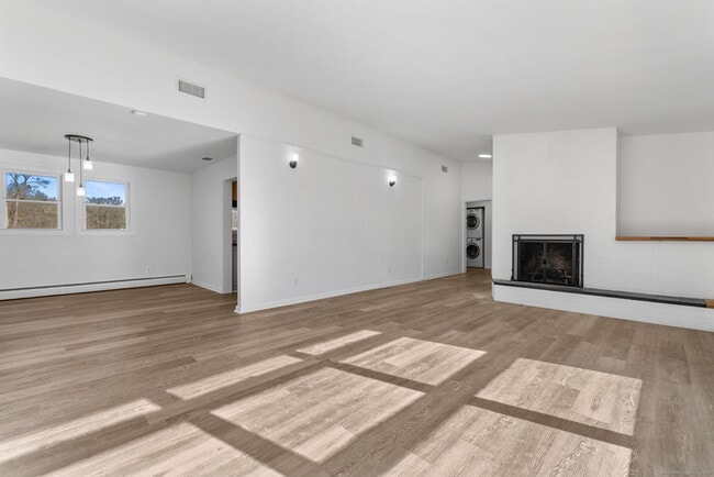 Building Photo - 475 Parum Rd