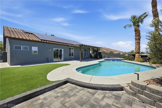 Building Photo - 328 Waterwheel Falls Dr