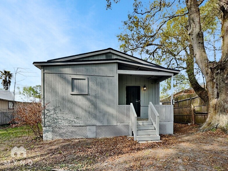 Building Photo - 2184 W 45th St