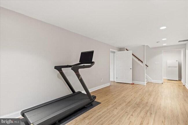 Building Photo - 9472 Lapstrake Ln