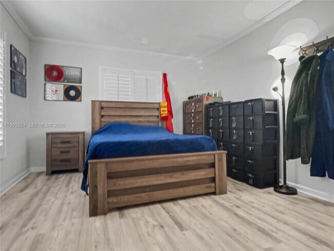 Building Photo - 2270 NE 68th St