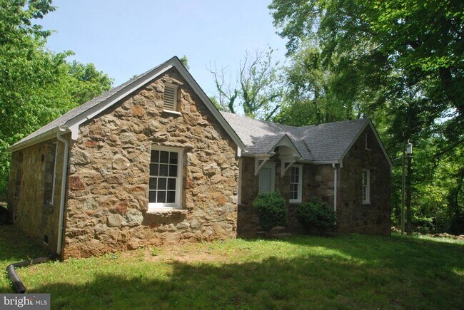 Building Photo - 23131 Oakham Farm Ln