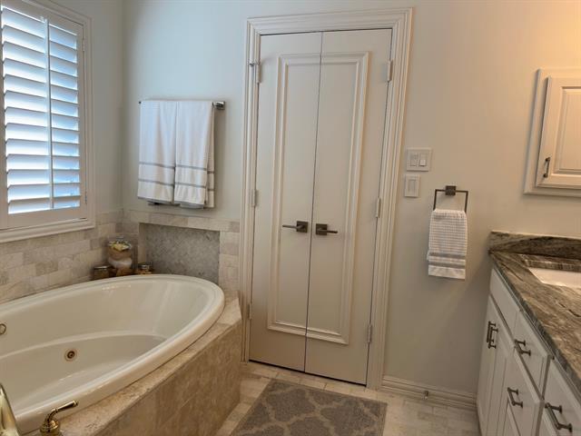 Building Photo - 600 Huntersridge Ct