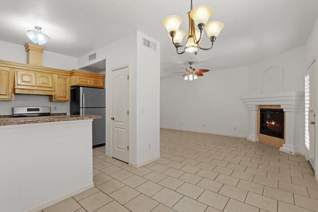 Building Photo - 561 Green Village Ct