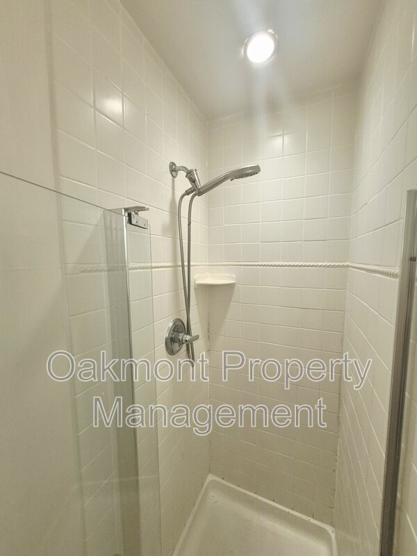 Building Photo - 2404 Barracks Ct