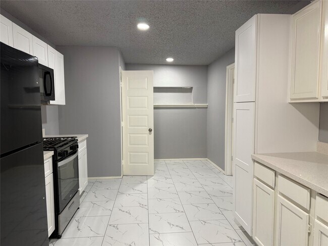 Building Photo - 23515 Briarcreek Blvd